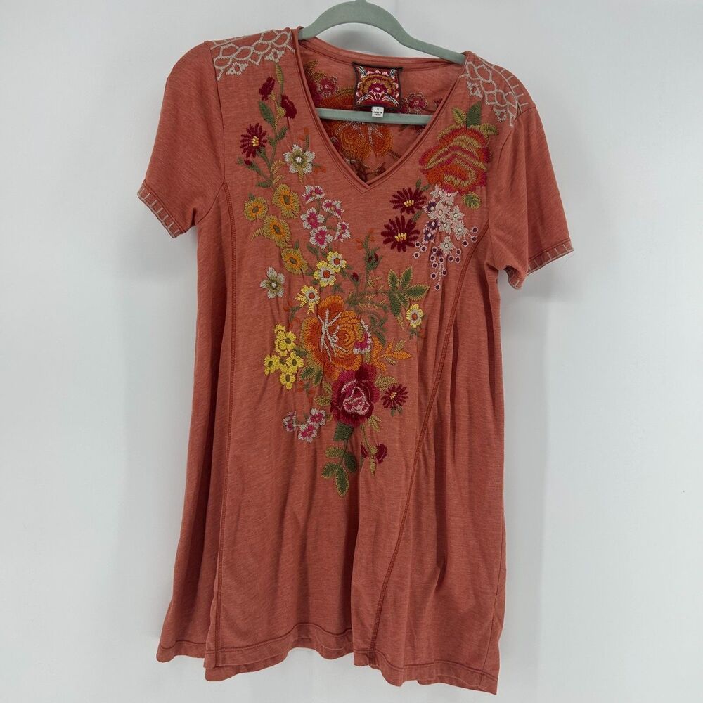 Johnny Was Los Angeles Embroidered Floral Tunic Top Women's S High Low Coral